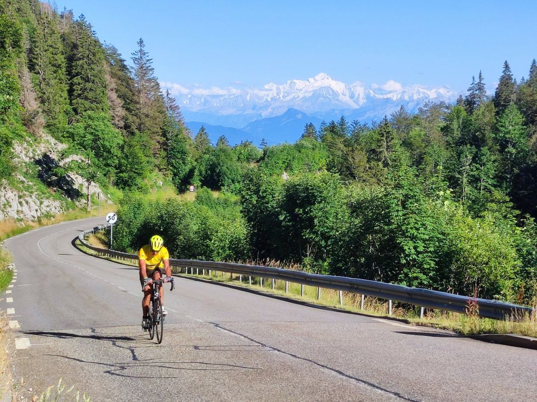 Cycliste Col de la Faucille